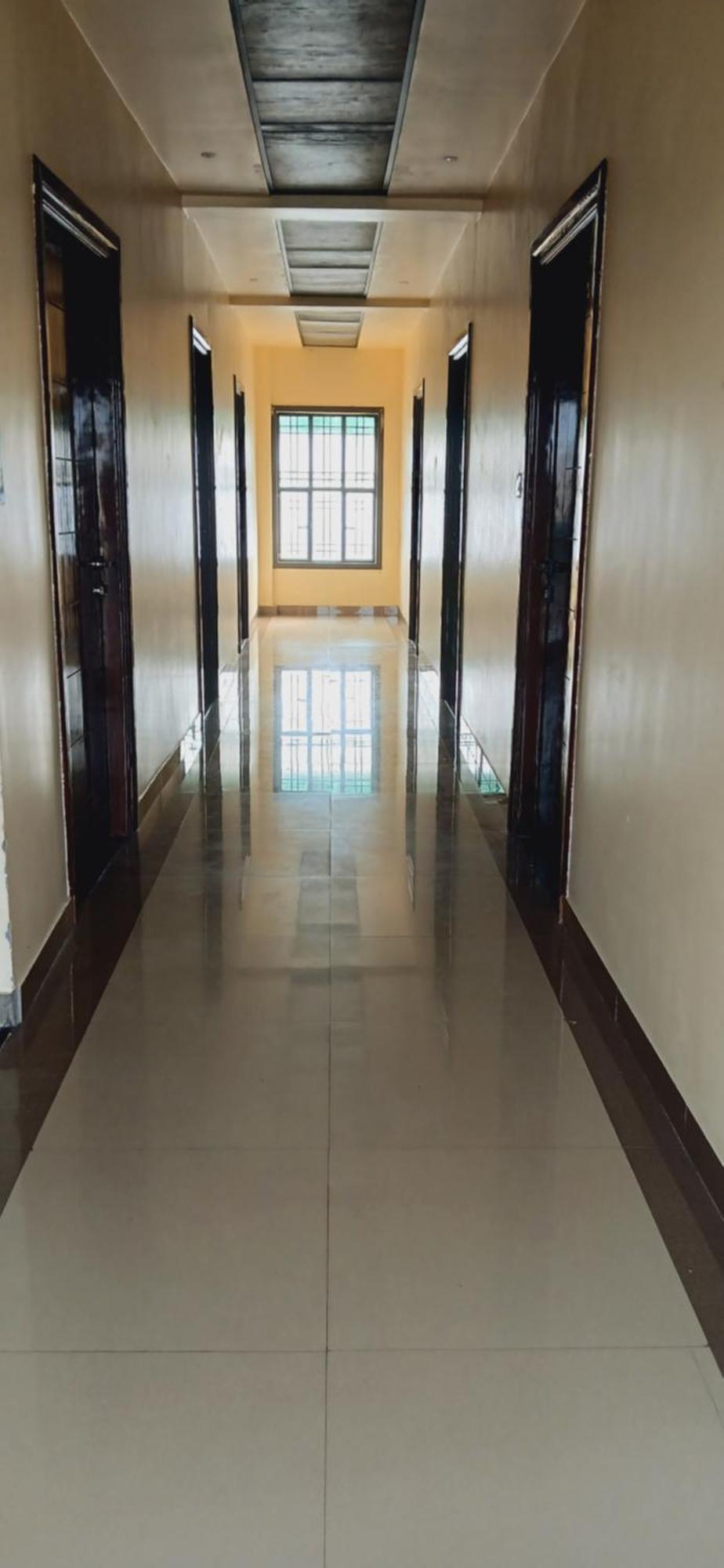 Shivam Hotel Varanasi - Near Kashi Vishwanath Temple With Parking And Lift Extérieur photo